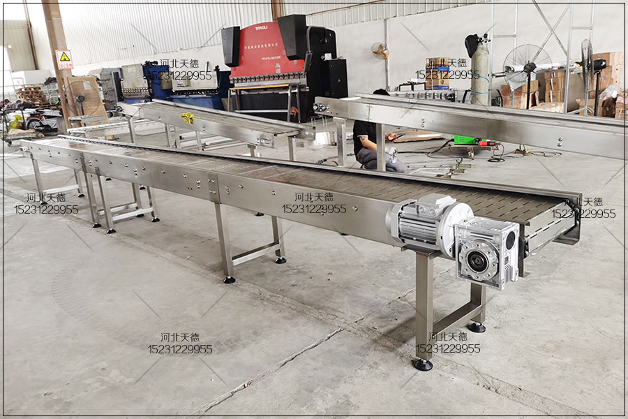 鏈板輸送機